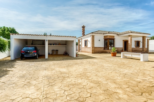 Foto van Familievilla met zwembad - Vakantiehuis in Barbate - ExteriorSummer