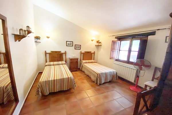 Foto van Virgen de la Cabeza Landelijk huis - Vakantiehuis in Valencia de Alcántara - BedRoom