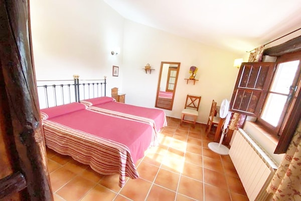 Foto van Virgen de la Cabeza Landelijk huis - Vakantiehuis in Valencia de Alcántara - BedRoom