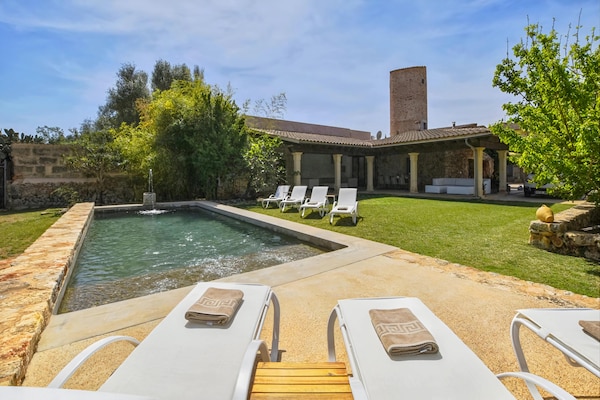 Foto van Finca in Sencelles met zwembad en tuin - Vakantiehuis in Mallorca - PoolOfHouse