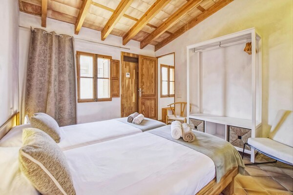 Foto van Finca in Sencelles met zwembad en tuin - Vakantiehuis in Mallorca - BedRoom