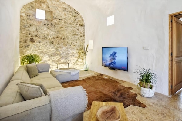 Foto van Finca in Sencelles met zwembad en tuin - Vakantiehuis in Mallorca - LivingRoom