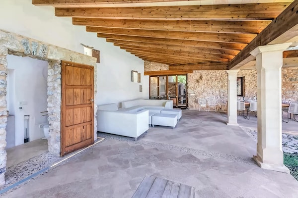 Foto van Finca in Sencelles met zwembad en tuin - Vakantiehuis in Mallorca - TerraceBalcony