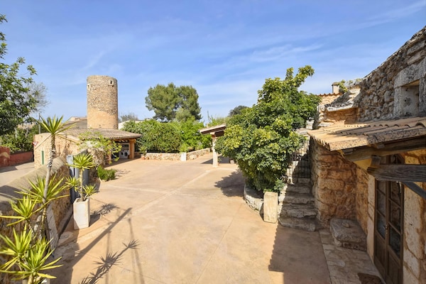 Foto van Finca in Sencelles met zwembad en tuin - Vakantiehuis in Mallorca - ViewSummer