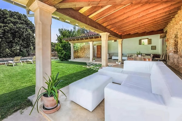 Foto van Finca in Sencelles met zwembad en tuin - Vakantiehuis in Mallorca - TerraceBalcony