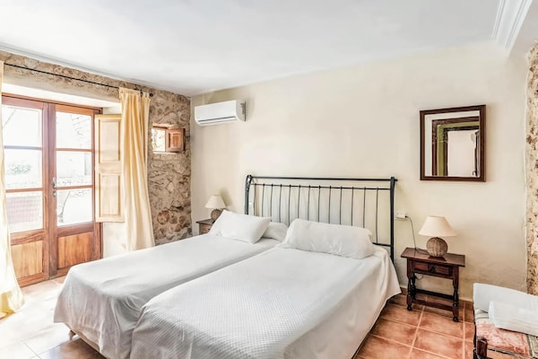 Foto van Villa in Santa María met zoutwaterzwembad - Vakantiehuis in Mallorca - BedRoom