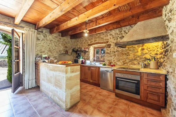 Foto van Villa in Santa María met zoutwaterzwembad - Vakantiehuis in Mallorca - Kitchen