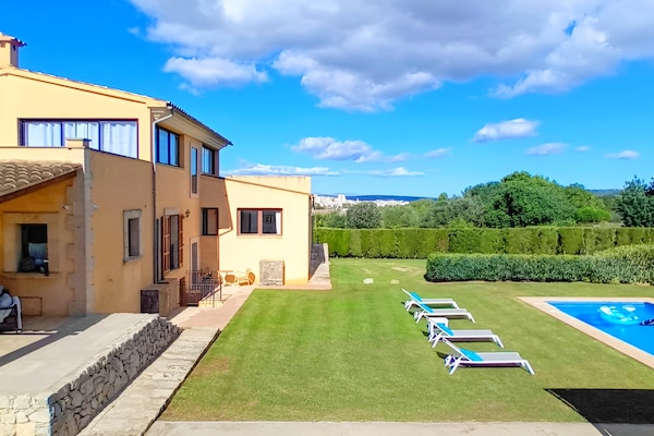 Foto van Rustig landhuis in Binissalem met zwembad - Vakantiehuis in Binissalem - GardenSummer