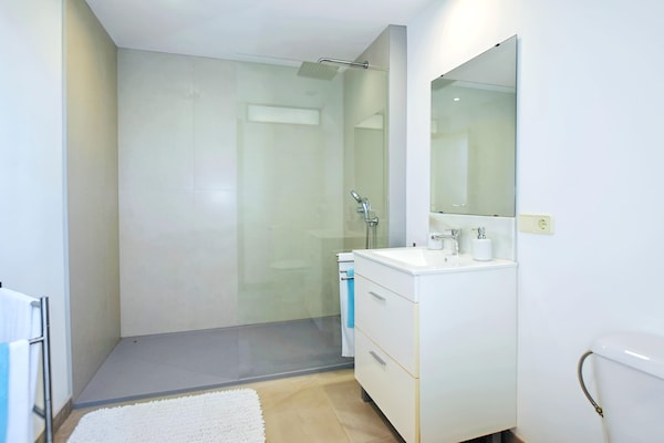 Foto van Rustig landhuis in Binissalem met zwembad - Vakantiehuis in Binissalem - BathRoom
