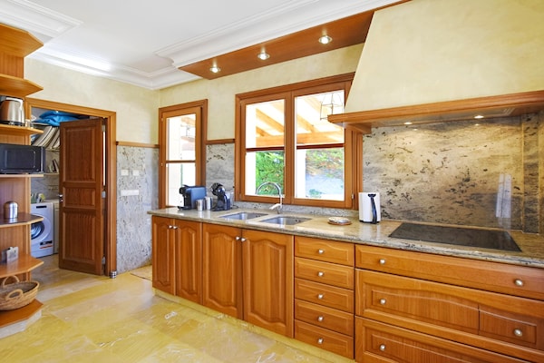 Foto van Rustig landhuis in Binissalem met zwembad - Vakantiehuis in Binissalem - Kitchen