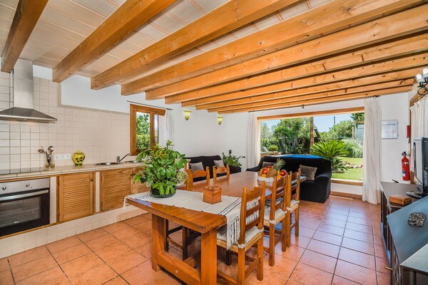 Foto van Traditionele Mallorca Villa met zwembad - Vakantiehuis in Lloseta - Kitchen