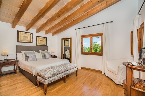 Foto van Traditionele Mallorca Villa met zwembad - Vakantiehuis in Lloseta - BedRoom