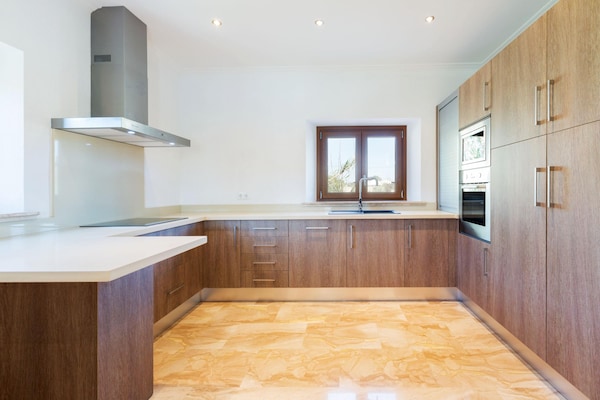 Foto van Moderne rustieke landvilla met zwembad - Vakantiehuis in Lloseta - Kitchen