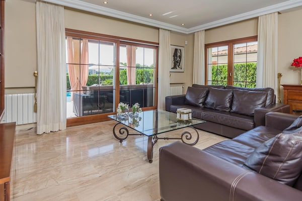 Foto van Waterfront Port d'Alcudia Villa voor 8 - Vakantiehuis in Port d´Alcudia - LivingRoom