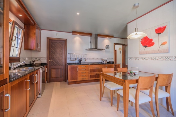 Foto van Waterfront Port d'Alcudia Villa voor 8 - Vakantiehuis in Port d´Alcudia - Kitchen