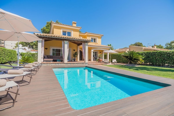 Foto van Waterfront Port d'Alcudia Villa voor 8 - Vakantiehuis in Port d´Alcudia - PoolOfHouse