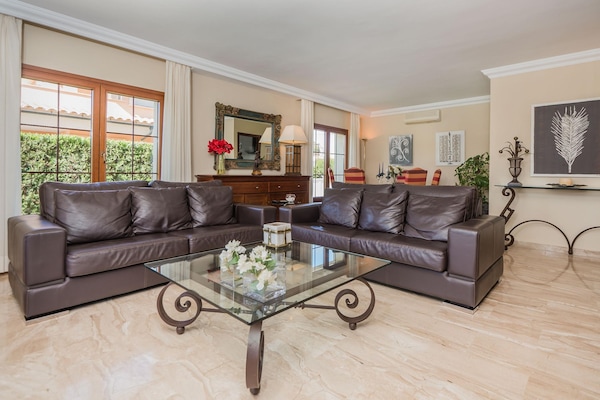 Foto van Waterfront Port d'Alcudia Villa voor 8 - Vakantiehuis in Port d´Alcudia - LivingRoom