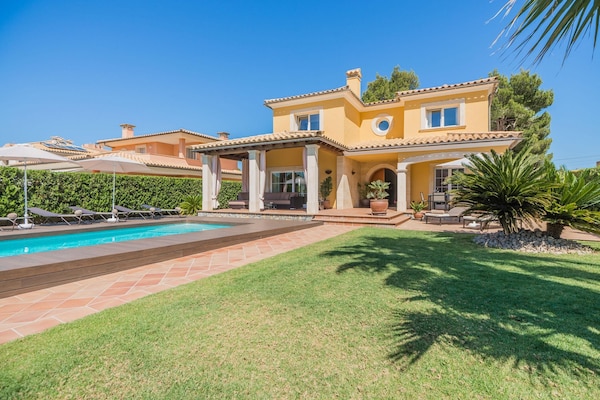 Foto van Waterfront Port d'Alcudia Villa voor 8 - Vakantiehuis in Port d´Alcudia - ExteriorSummer