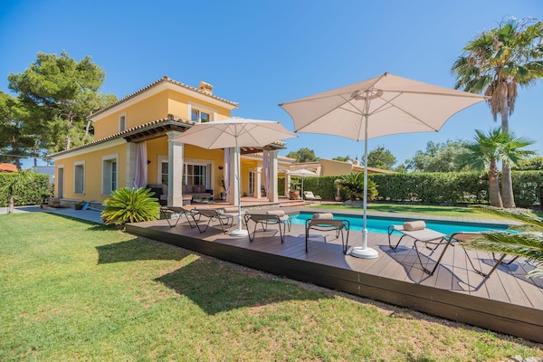 Foto van Waterfront Port d'Alcudia Villa voor 8 - Vakantiehuis in Port d´Alcudia - ExteriorSummer