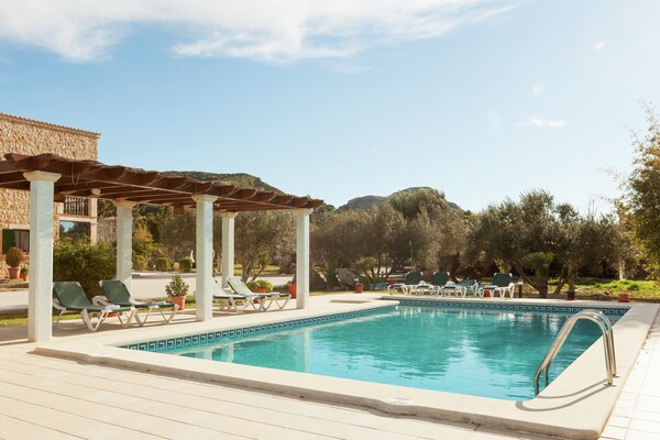 Foto van Huis in Alcudia met zwembad en zeezicht - Vakantiehuis in Alcudia - PoolOfHouse