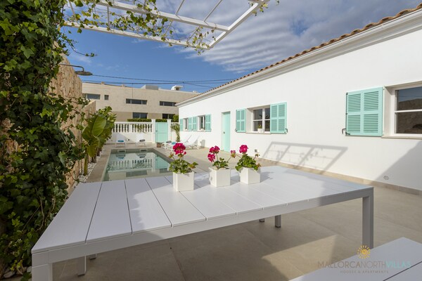 Foto van Villa in Alcudia met privézwembad aan zee - Vakantiehuis in Alcúdia - PoolOfHouse