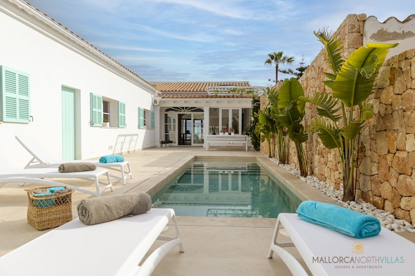 Foto van Villa in Alcudia met privézwembad aan zee - Vakantiehuis in Alcúdia - ExteriorSummer