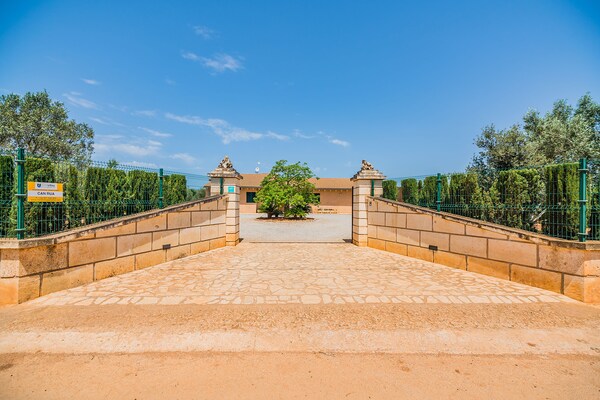 Foto van Vreedzame landvilla in Sa Pobla - Vakantiehuis in Sa Pobla - HallReception