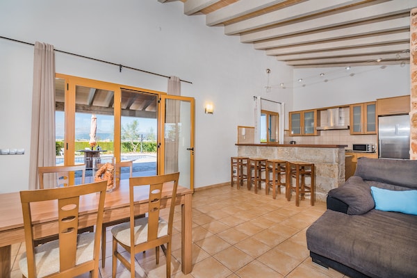 Foto van Vreedzame landvilla in Sa Pobla - Vakantiehuis in Sa Pobla - DiningRoom