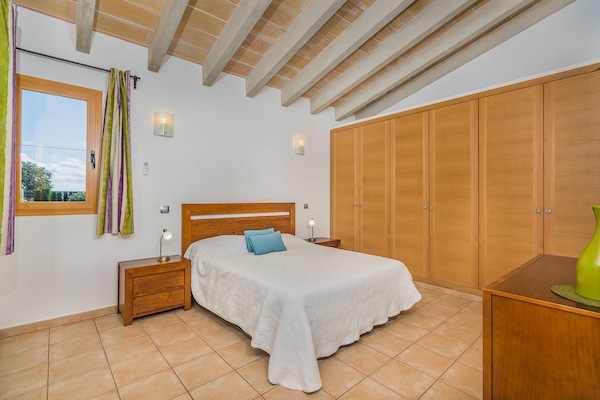 Foto van Vreedzame landvilla in Sa Pobla - Vakantiehuis in Sa Pobla - BedRoom