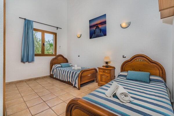 Foto van Vreedzame landvilla in Sa Pobla - Vakantiehuis in Sa Pobla - BedRoom