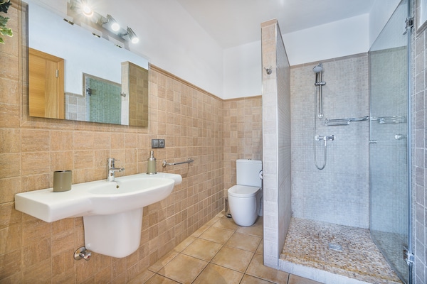 Foto van Vreedzame landvilla in Sa Pobla - Vakantiehuis in Sa Pobla - BathRoom