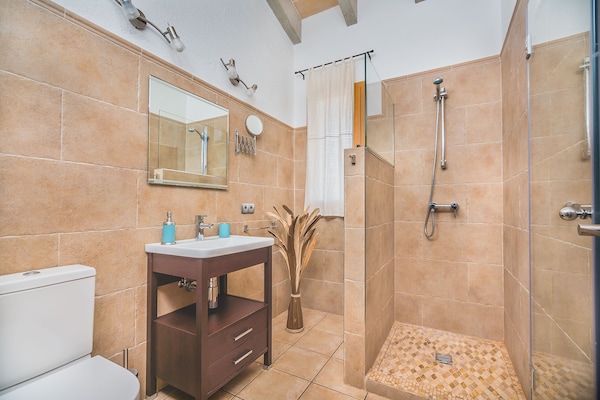 Foto van Vreedzame landvilla in Sa Pobla - Vakantiehuis in Sa Pobla - BathRoom