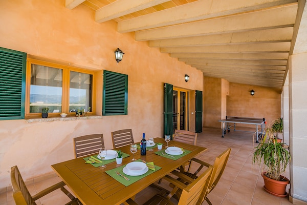 Foto van Vreedzame landvilla in Sa Pobla - Vakantiehuis in Sa Pobla - TerraceBalcony