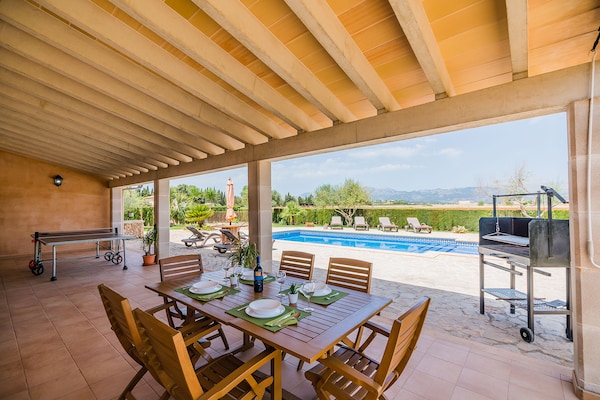 Foto van Vreedzame landvilla in Sa Pobla - Vakantiehuis in Sa Pobla - TerraceBalcony