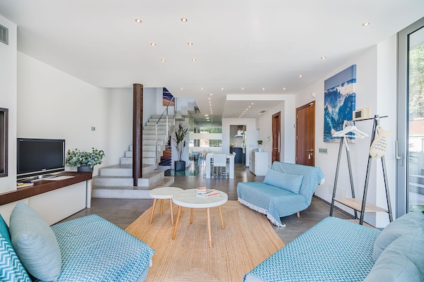 Foto van Playa de Muro Chalet met zwembad voor 6 personen - Vakantiehuis in Platja de Muro - LivingRoom