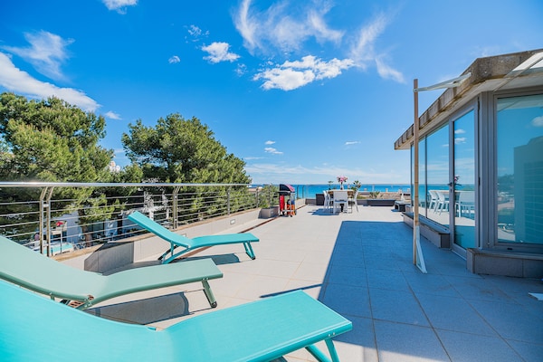 Foto van Playa de Muro Chalet met zwembad voor 6 personen - Vakantiehuis in Platja de Muro - TerraceBalcony
