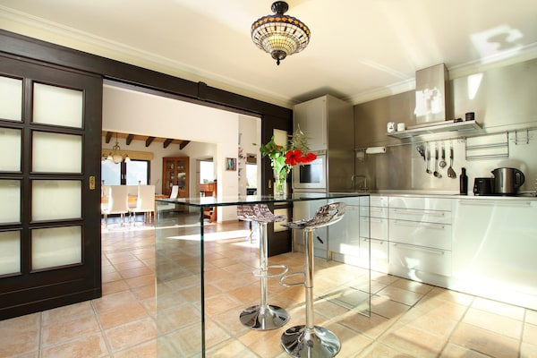 Foto van Villa met Mallorcaanse berguitzicht voor 8 - Vakantiehuis in Pollensa / Pollença - Kitchen