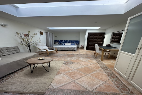 Foto van Villa met Mallorcaanse berguitzicht voor 8 - Vakantiehuis in Pollensa / Pollença - BedRoom