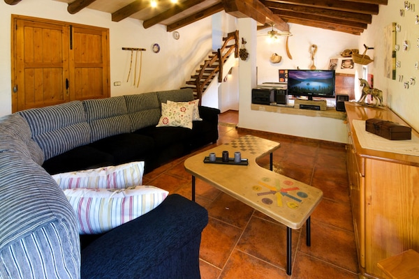 Foto van Traditionele villa met zwembad in Pollensa - Vakantiehuis in Pollensa / Pollença - LivingRoom