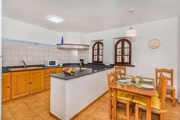 Foto van Vredige Landvilla met zwembad - Vakantiehuis in Pollensa / Pollença - Kitchen