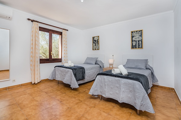 Foto van Vredige Landvilla met zwembad - Vakantiehuis in Pollensa / Pollença - BedRoom