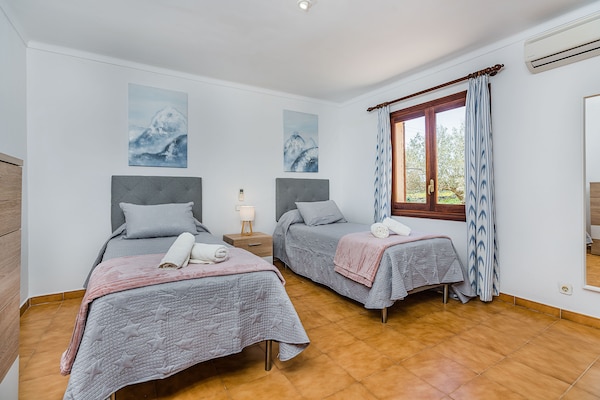 Foto van Vredige Landvilla met zwembad - Vakantiehuis in Pollensa / Pollença - BedRoom