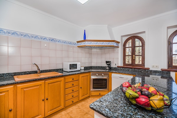 Foto van Vredige Landvilla met zwembad - Vakantiehuis in Pollensa / Pollença - Kitchen