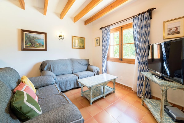 Foto van Schilderachtige Landhaven met zwembad - Vakantiehuis in Pollensa / Pollença - LivingRoom