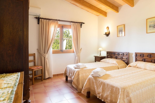 Foto van Schilderachtige Landhaven met zwembad - Vakantiehuis in Pollensa / Pollença - BedRoom