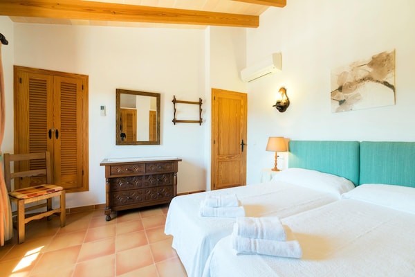 Foto van Schilderachtige Landhaven met zwembad - Vakantiehuis in Pollensa / Pollença - BedRoom