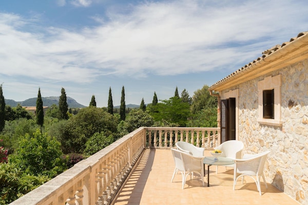 Foto van Schilderachtige Landhaven met zwembad - Vakantiehuis in Pollensa / Pollença - TerraceBalcony