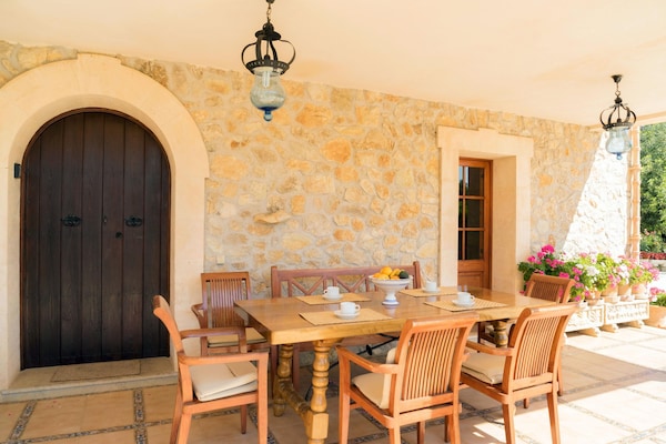 Foto van Schilderachtige Landhaven met zwembad - Vakantiehuis in Pollensa / Pollença - TerraceBalcony