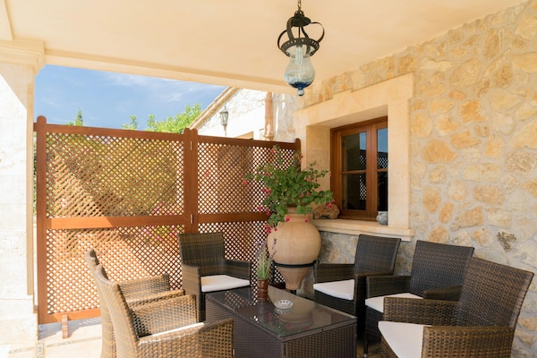 Foto van Schilderachtige Landhaven met zwembad - Vakantiehuis in Pollensa / Pollença - TerraceBalcony