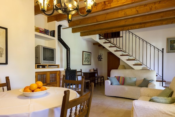 Foto van Pittoresk landhuis voor 6 personen - Vakantiehuis in Pollensa / Pollença - LivingRoom